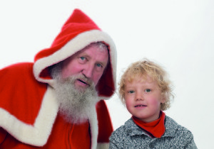 Дед Мороз с мальчиком (фото: ЦФА Бурда)