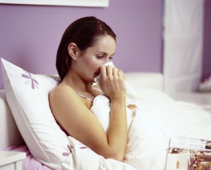 Женщина заболела гриппом (фото: ЦФА Бурда)