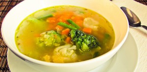 Овощной суп (фото: ЦФА Бурда)