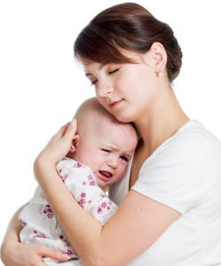 Мама успокаивает малыша (фото: thinkstockphotos/fotobank.ua)