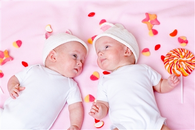 Как уложить спать близнецов и двойняшек (фото: Fotolia)