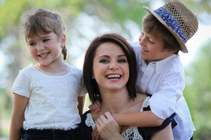 Лилия Подкопаева с детьми