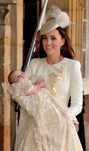 Кейт Миддлтон на крестинах принца Джорджа (фото: Getty Images/fotobank.ua)
