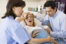 Врач-героиня: беременная гинеколог успела принять роды у пациентки незадолго до своих собственных