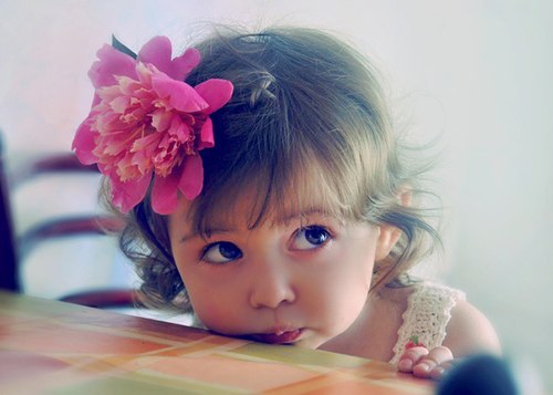 Маленькая девочка - фото