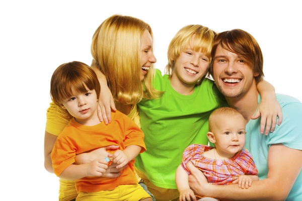 Счастливая семья (фото: thinkstockphotosfotobank.ua)
