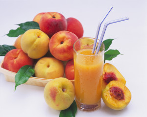 Персиковый сок (фото: ЦФА Бурда)