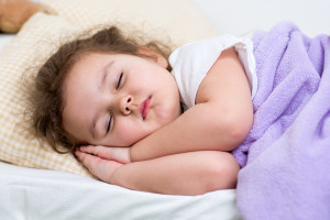 Ребенок храпит во сне (Фото: Fotolia)