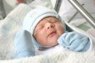 Как зарегистрировать ребенка не выходя из роддома: список документов и важные моменты
