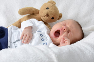 Малыш зевает (фото Fotolia)