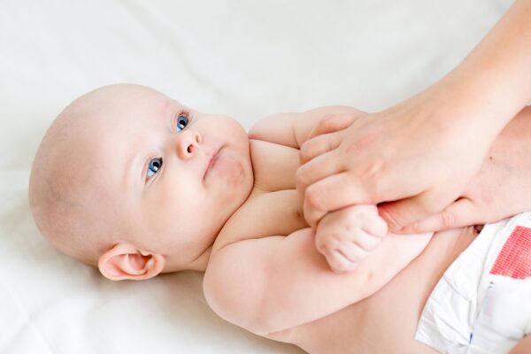 новорожденный, массаж грудничку, гимнастика для новорожденного, развитие ребенка