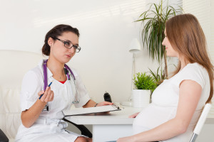 Беременная у врача (фото Legion-Media)