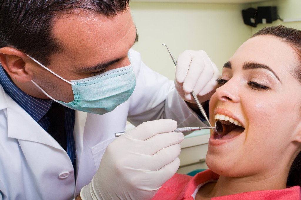 Женщина у стоматолога (Фото:Fotolia.com)