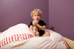 Ребенок в кровати (фото: Burda Media)
