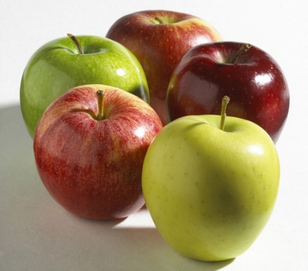Зеленые и красные яблоки - фото