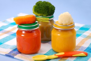 3 баночки овощного пюре: морковное, из цветной капусты и из брокколи
