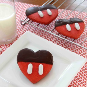 печенье-валентинка в шоколаде от Микки - фото
