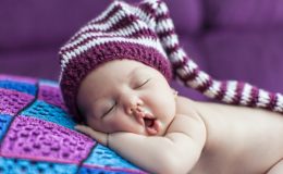 Спящий младенец - фото