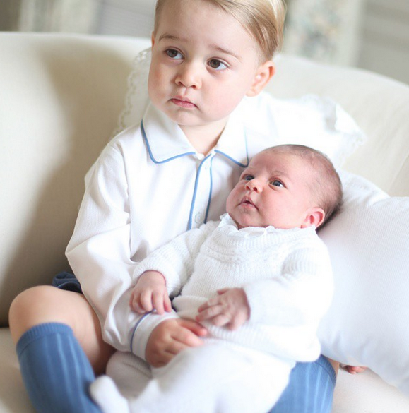 Принц Джордж с Шарлоттой - фото