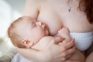 Новорожденный не берет грудь — 8 основных причин