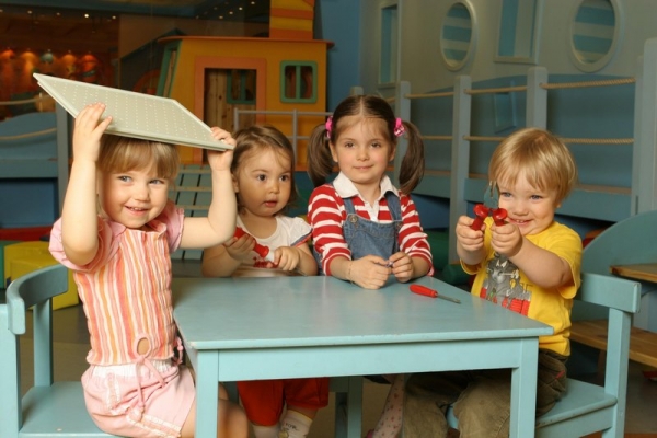 Дети в детском саду - фото