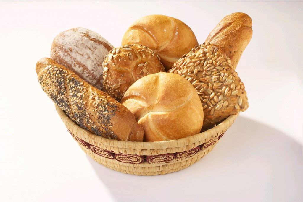 хлеб в корзинке - фото