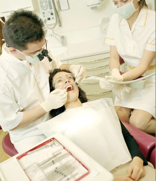 стоматолог - фото