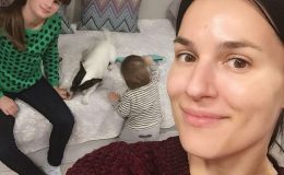 Маша Ефросинина с детьми и собачкой