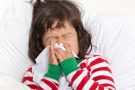 Какими препаратами не стоит лечить простуду у ребенка: советы педиатра