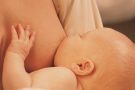 Новое открытие ученых: от чего грудное вскармливание спасет вашего ребенка