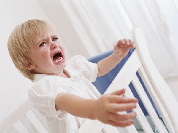 ребенок 2 года, капризы, в истерике, истерика, ребенок постоянно, как успокоить ребенка