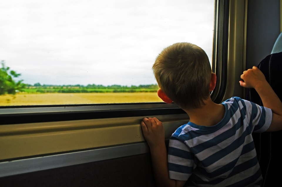  как развлечь ребенка в поезде