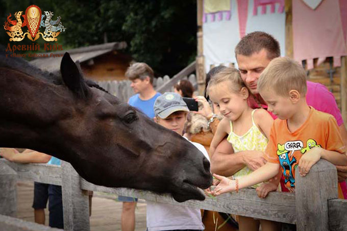 ку да пойти на выходные с ребенком, где провести уикенд, афиша события Киев 11-12 июня что делать в Киеве, детский досуг, парк киевская русь