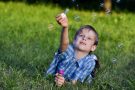 Летом ребенок быстрее растет: как избежать переломов