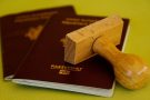 Штамп в паспорте больше не в тренде: в Украине отменили отметку о браке