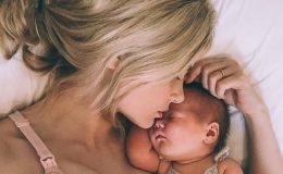 плач ребенка,как успокоить новорожденного на moirebenok.ua