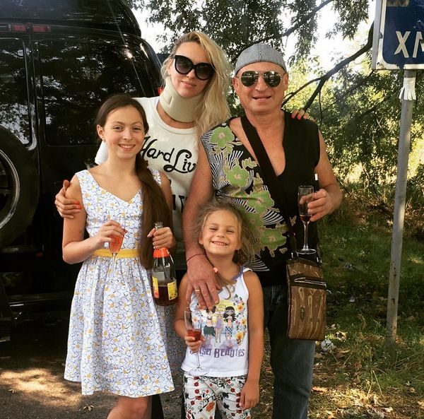 Ольга Полякова с семьей