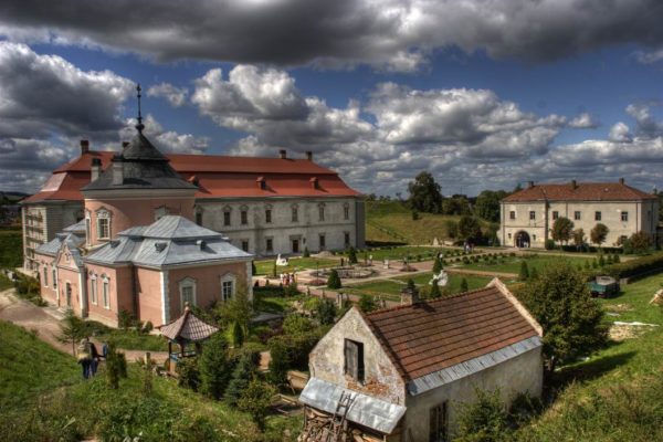 Замки Украины: 10 лучших крепостей для путешествия с ребенком