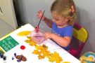 Розвиваємо творчі здібності дитини: вироби з осіннього листя