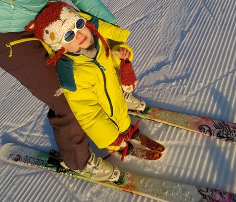 как поставить ребенка на лыжи