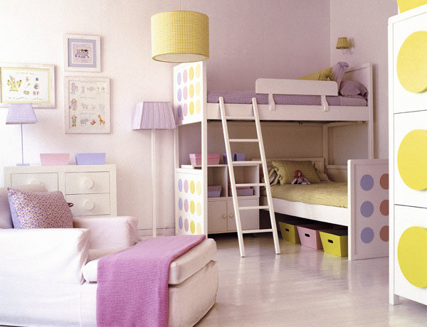 http://www.modernholic.com/kids-bedroom-solution-for-a-minimal-spaced-house/white-red-with-blue-tints-kids-bedroom