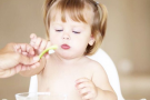 Питание ребенка – как отмыть яблоки и груши от пестицидов