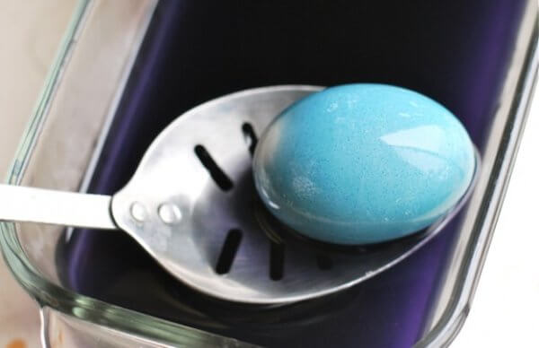 як пофарбувати яйця натуральними барвниками