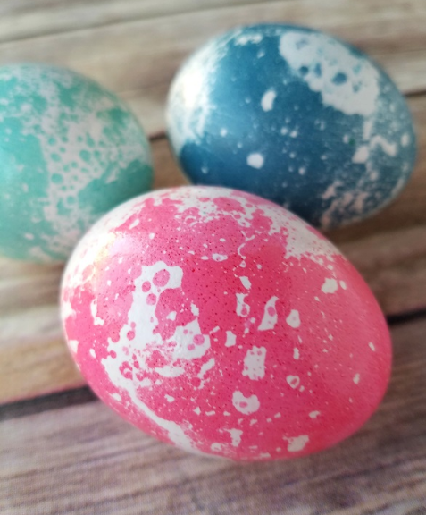 http://www.craftymorning.com/marble-easter-eggs-with-oil/