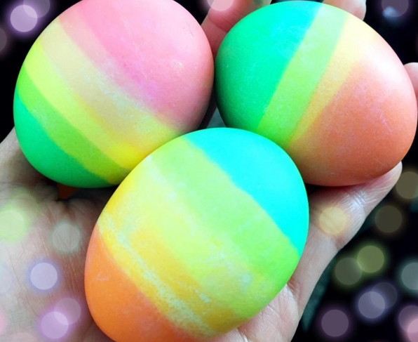 http://www.craftymorning.com/rainbow-dipped-easter-eggs/