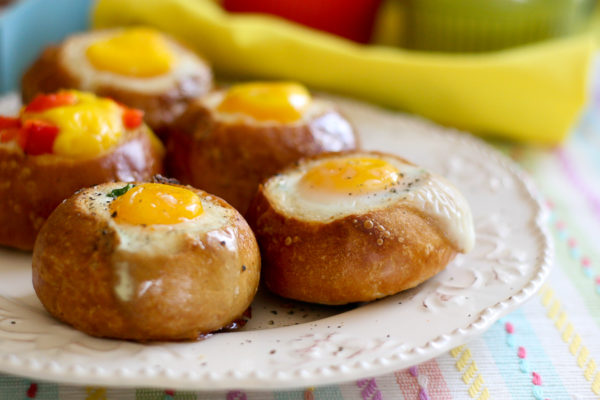 http://tastykitchen.com/blog/2012/04/customizable-bread-bowl-breakfast/