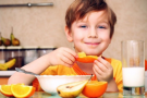 Топ-5 продуктов, которые лучше не давать ребенку на завтрак