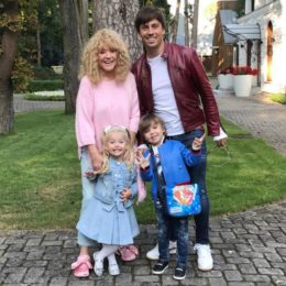 Алла Пугачева с семьей