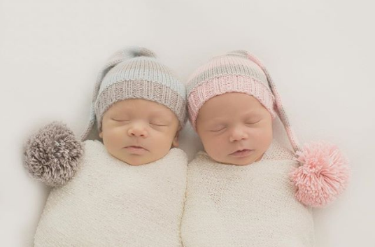 рождение близнецов, особенности, трудности в воспитании