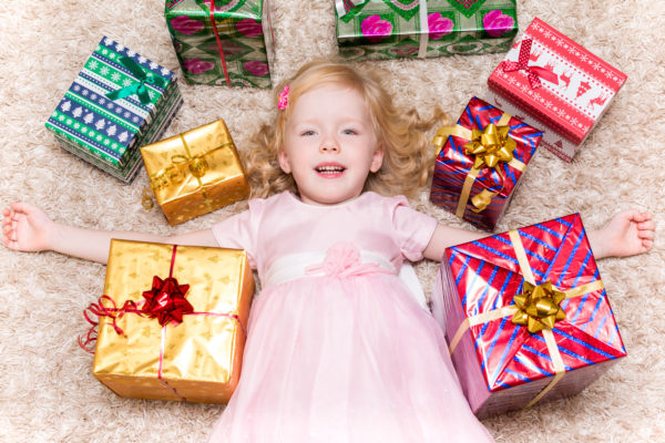 подарки детям, подарки на новый год, новогодние подарки, подарки под елочку